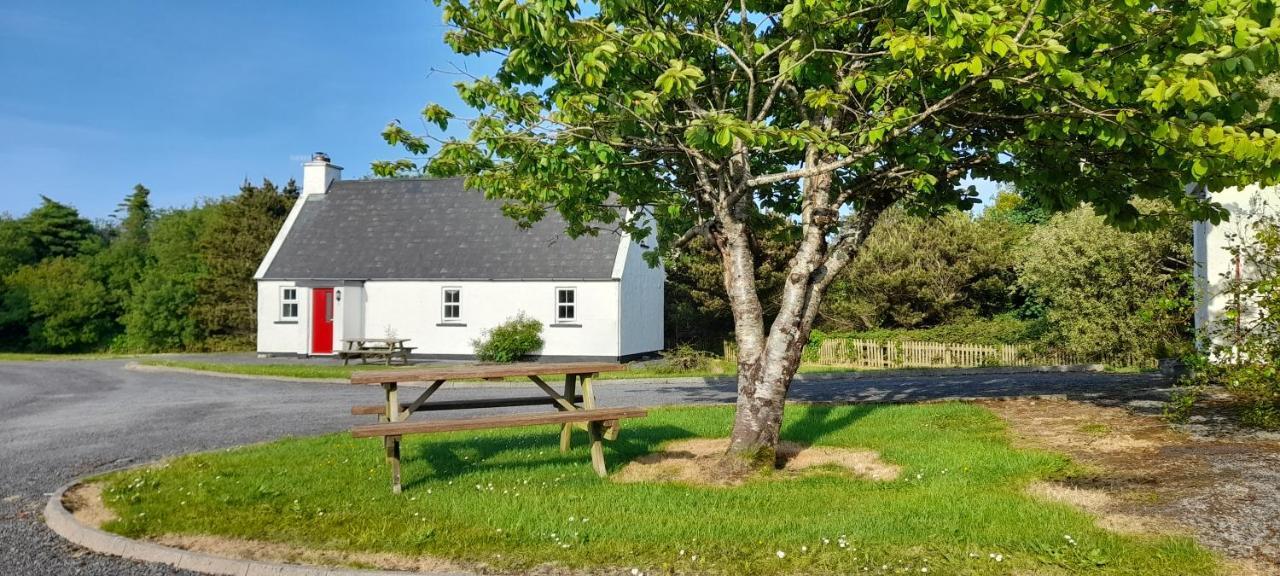 Louisburgh Cottages מראה חיצוני תמונה